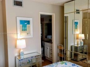 442 Pine Glen Ln D2, Green Acres FL 33463