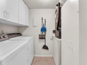 442 Pine Glen Ln D2, Green Acres FL 33463