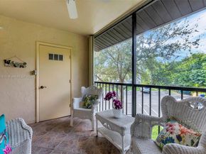 442 Pine Glen Ln D2, Green Acres FL 33463