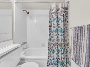 442 Pine Glen Ln D2, Green Acres FL 33463