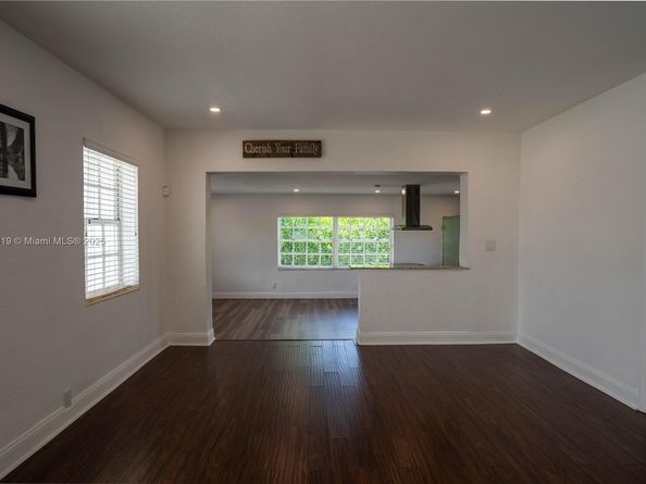 8371 SW 32nd Ter, Miami FL 33155