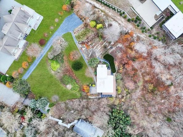 2 Dolphin Way, Riverhead NY 11901