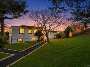 2 Dolphin Way, Riverhead NY 11901