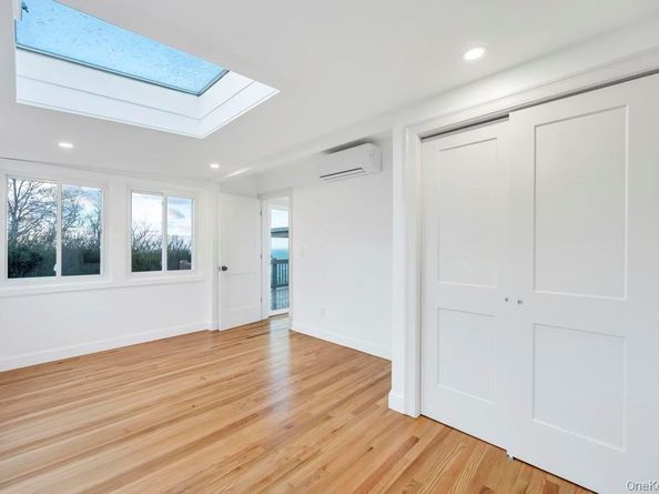 2 Dolphin Way, Riverhead NY 11901