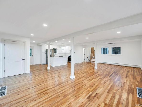 2 Dolphin Way, Riverhead NY 11901