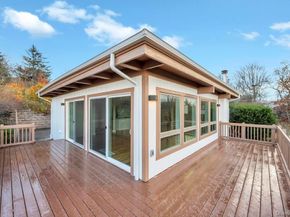 2 Dolphin Way, Riverhead NY 11901