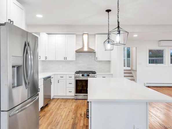 2 Dolphin Way, Riverhead NY 11901