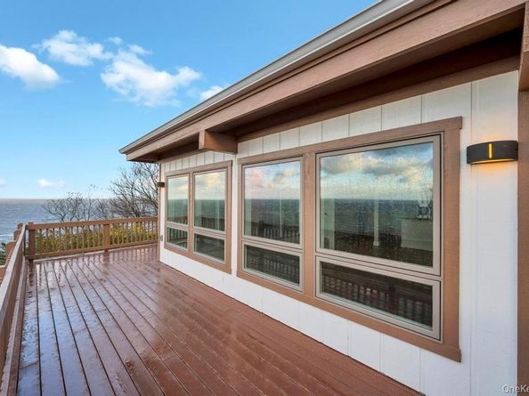 2 Dolphin Way, Riverhead NY 11901