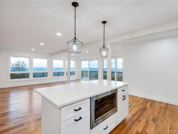 2 Dolphin Way, Riverhead NY 11901