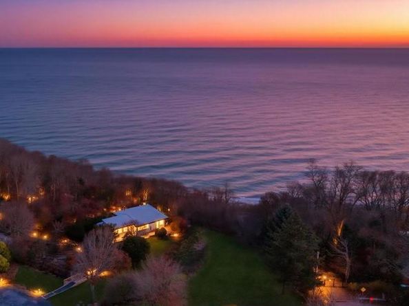 2 Dolphin Way, Riverhead NY 11901