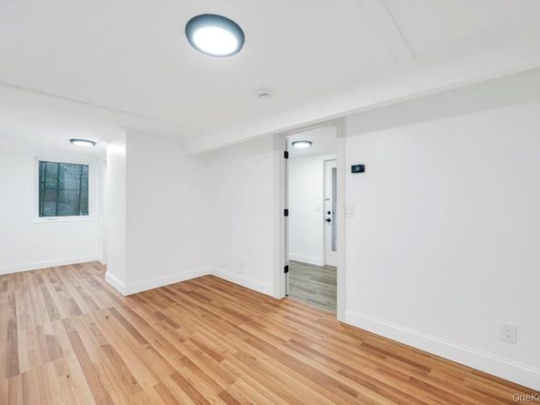 2 Dolphin Way, Riverhead NY 11901