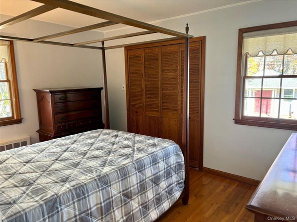 223 Timberpoint Road, East Islip NY 11730