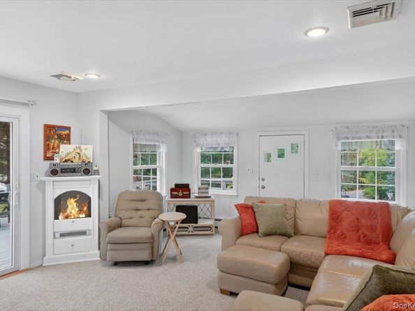 3748 Noyac Road, Sag Harbor NY 11963