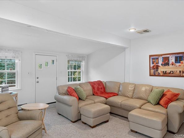 3748 Noyac Road, Sag Harbor NY 11963