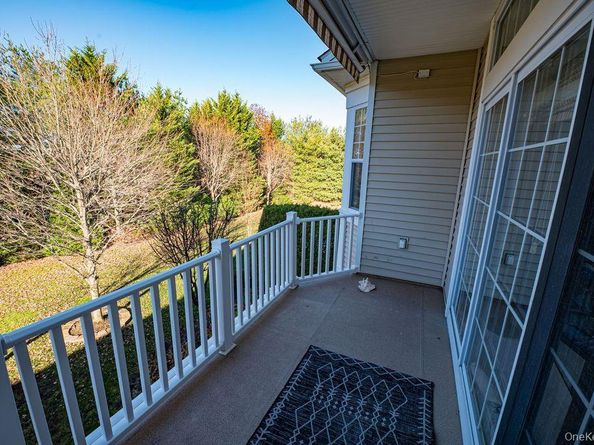 22 Sonata Court, Lake Grove NY 11755