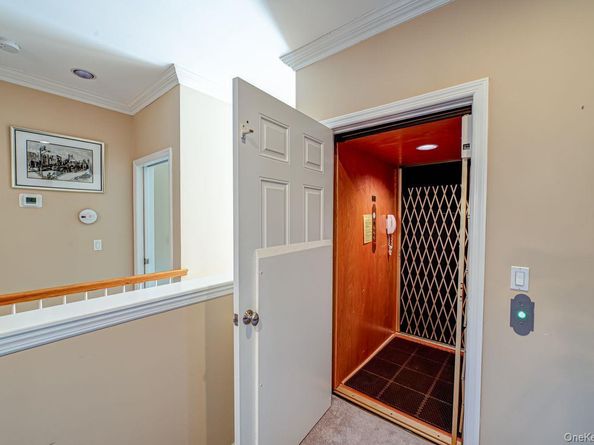 22 Sonata Court, Lake Grove NY 11755