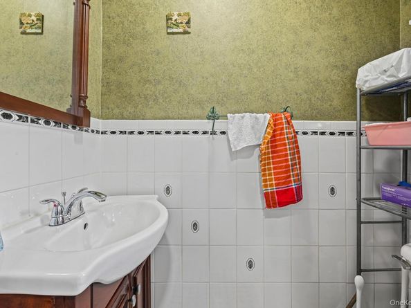 8915 88th Street, Woodhaven NY 11421