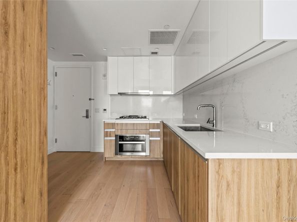 13618 Maple Avenue 5F, Flushing NY 11355