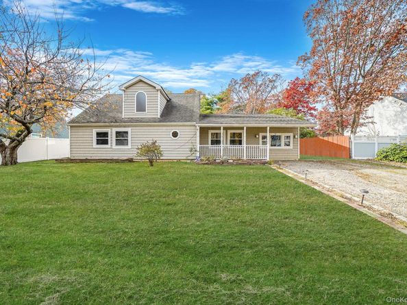 56 Matsunaye Drive, Medford NY 11763