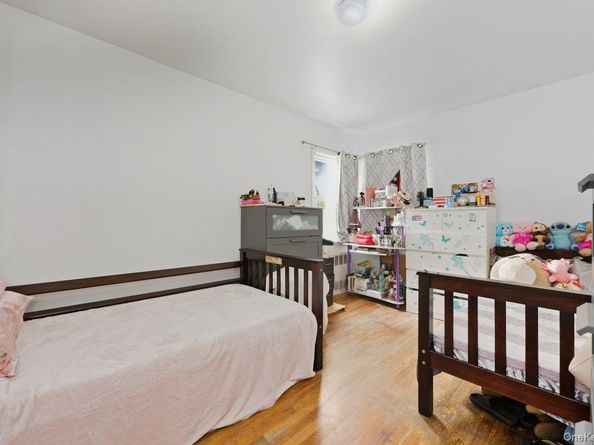 8754 110th Street, Richmond Hill NY 11418