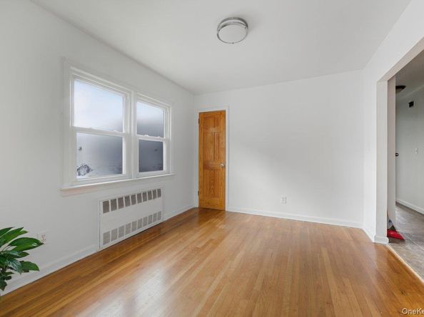 8754 110th Street, Richmond Hill NY 11418