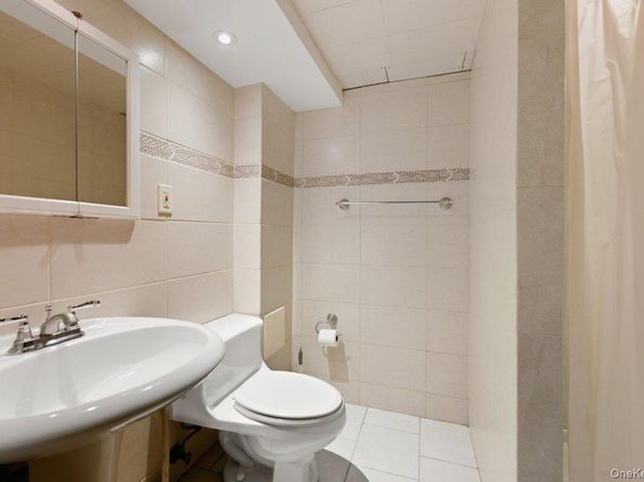 8754 110th Street, Richmond Hill NY 11418