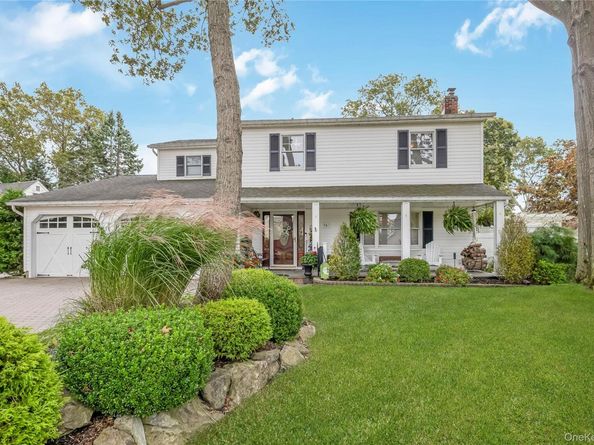 74 Loop Drive, Sayville NY 11782