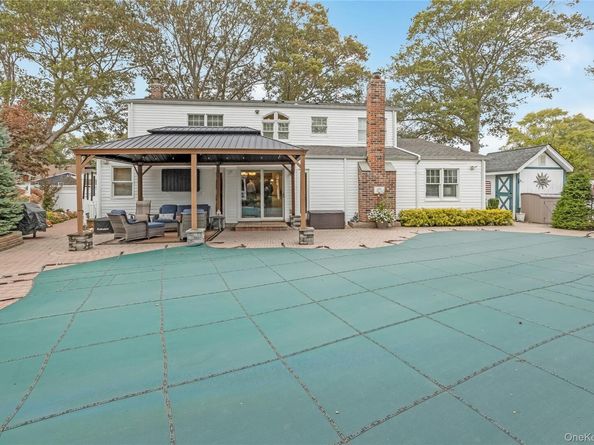 74 Loop Drive, Sayville NY 11782