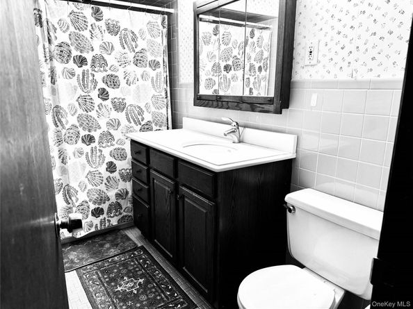 55 Constellation Road, Levittown NY 11756