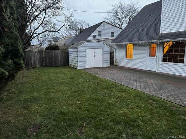 55 Constellation Road, Levittown NY 11756