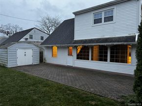 55 Constellation Road, Levittown NY 11756