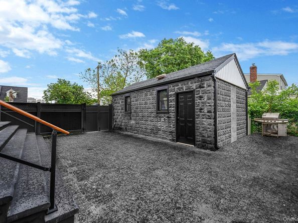 87 Sobro Avenue, Valley Stream NY 11580