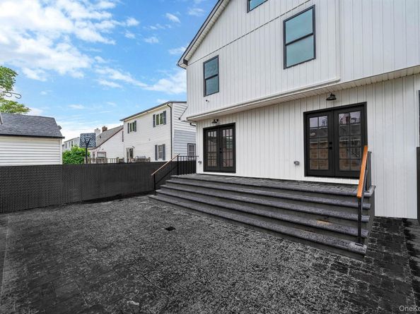 87 Sobro Avenue, Valley Stream NY 11580