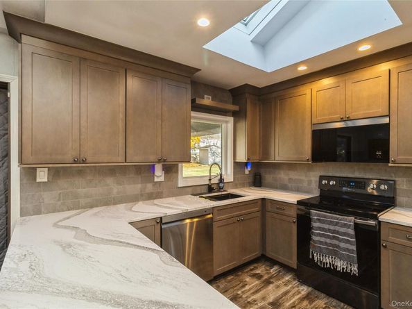 68 Oleeta Road, Mount Sinai NY 11766