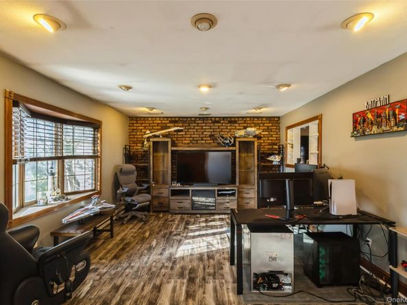 68 Oleeta Road, Mount Sinai NY 11766