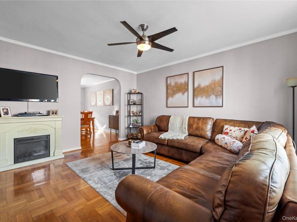 7338 52nd Road, Maspeth NY 11378