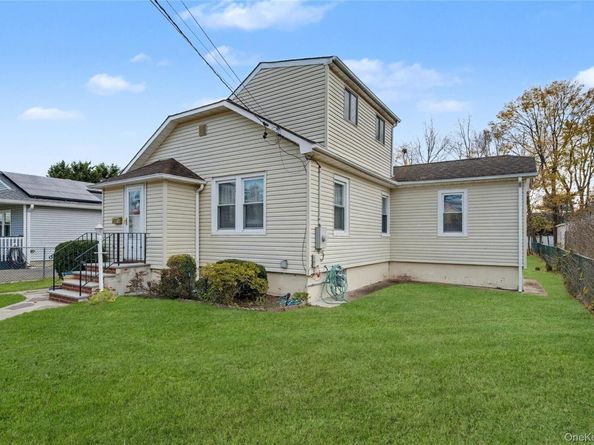 74 Nassau Street, Islip Terrace NY 11752