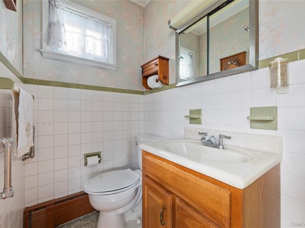 806 Clintonville Street, Whitestone NY 11357