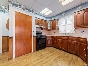 806 Clintonville Street, Whitestone NY 11357