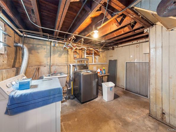 806 Clintonville Street, Whitestone NY 11357