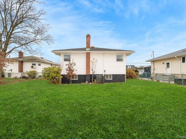 2874 Hempstead Lane, Wantagh NY 11793