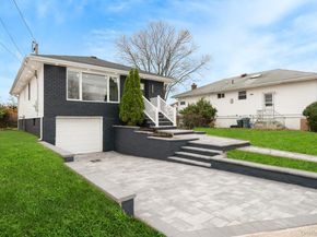 2874 Hempstead Lane, Wantagh NY 11793