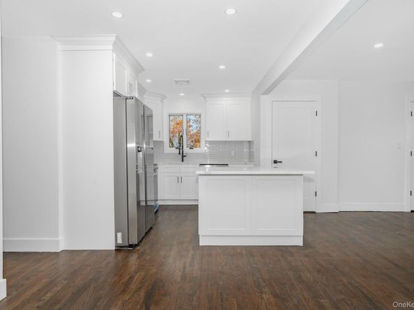 2874 Hempstead Lane, Wantagh NY 11793