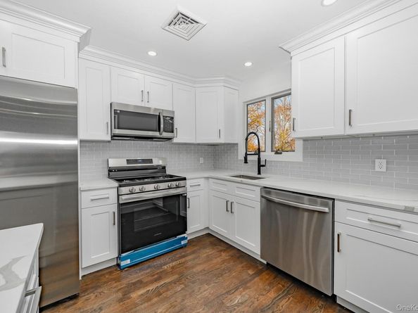 2874 Hempstead Lane, Wantagh NY 11793