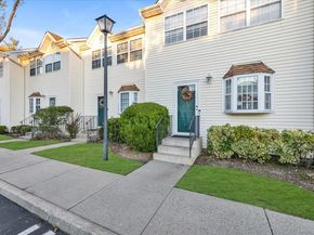 1027 Jerusalem Avenue 121, Uniondale NY 11553