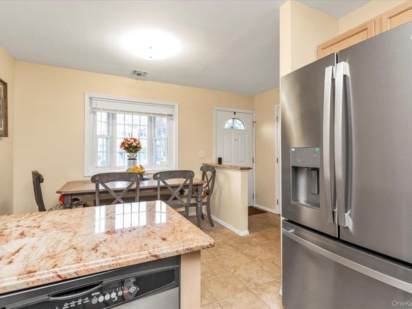 1027 Jerusalem Avenue 121, Uniondale NY 11553