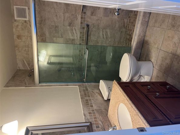 2 Bay Club Drive 6D, Bayside NY 11360