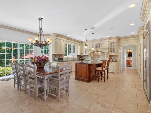 70 Keri Way, Woodbury NY 11797