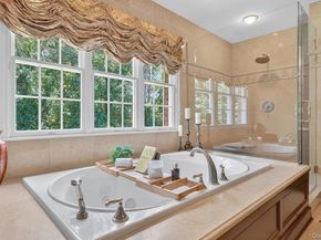 70 Keri Way, Woodbury NY 11797