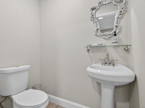 70 Keri Way, Woodbury NY 11797